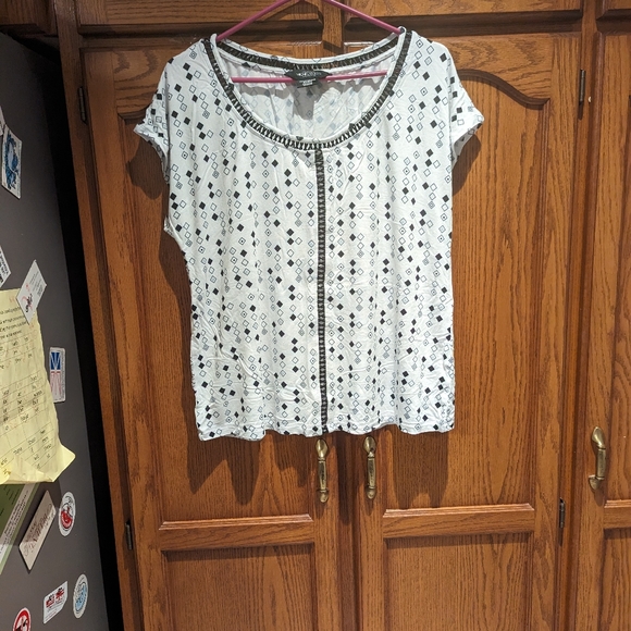 3/$30. Michel studio collection Top - Picture 4 of 6